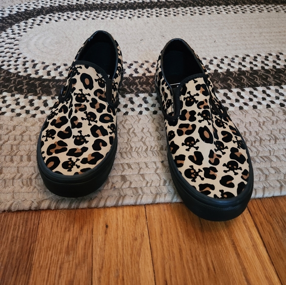 Vans Leopard and Skull Print Slip-On Sneakers - Picture 12 of 12